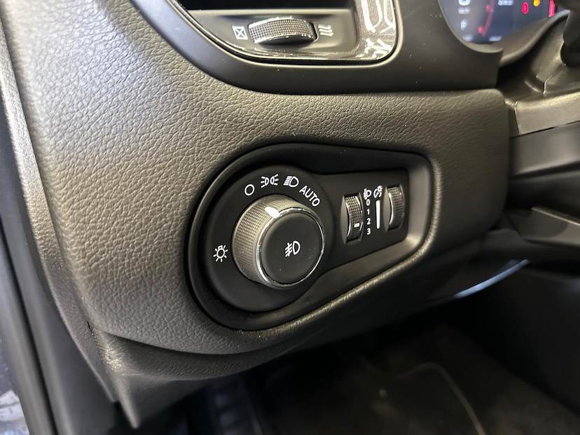 Foto do veículo JEEP RENEGADE  LONGITUDE T270 1.3 TB 4X2 FLEX AUT 2024 15.012 KM 119.900,00