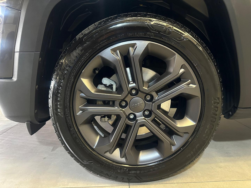 Foto do veículo JEEP RENEGADE  LONGITUDE T270 1.3 TB 4X2 FLEX AUT 2024 15.012 KM 119.900,00