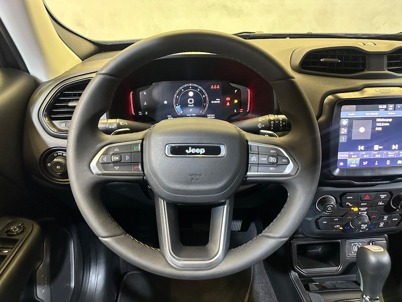 Foto do veículo JEEP RENEGADE  LONGITUDE T270 1.3 TB 4X2 FLEX AUT 2024 15.012 KM 119.900,00