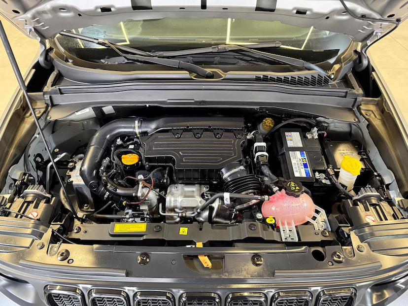 Foto do veículo JEEP RENEGADE  1.3 TURBO 2024 18.374 KM 108.900,00