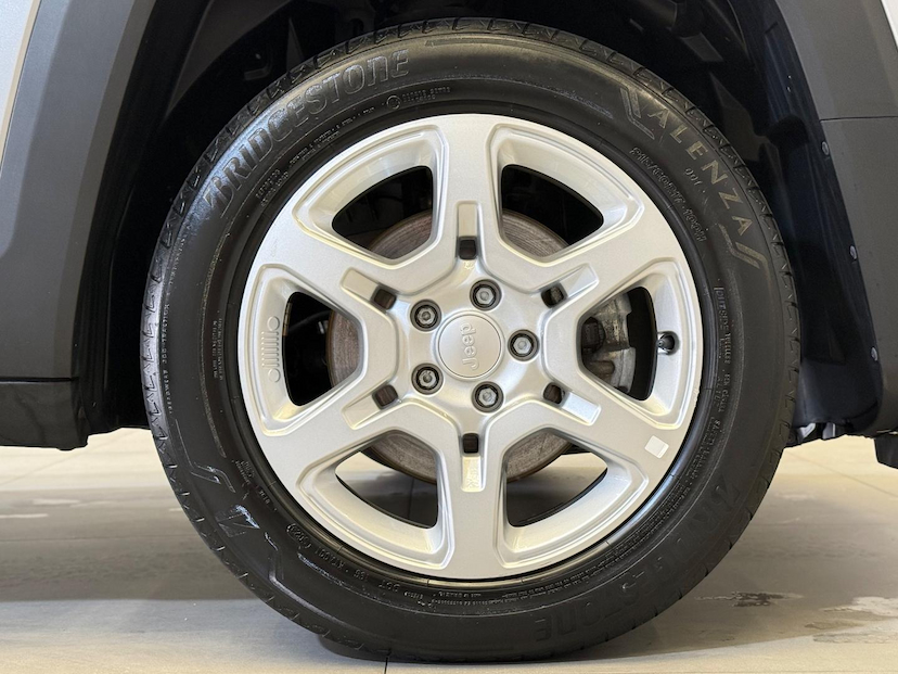 Foto do veículo JEEP RENEGADE  1.3 TURBO 2024 18.374 KM 108.900,00