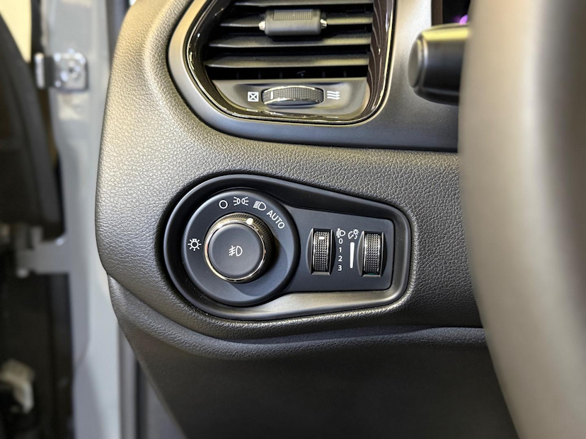 Foto do veículo JEEP RENEGADE  LGTD T270 2024 11.700 KM 122.900,00