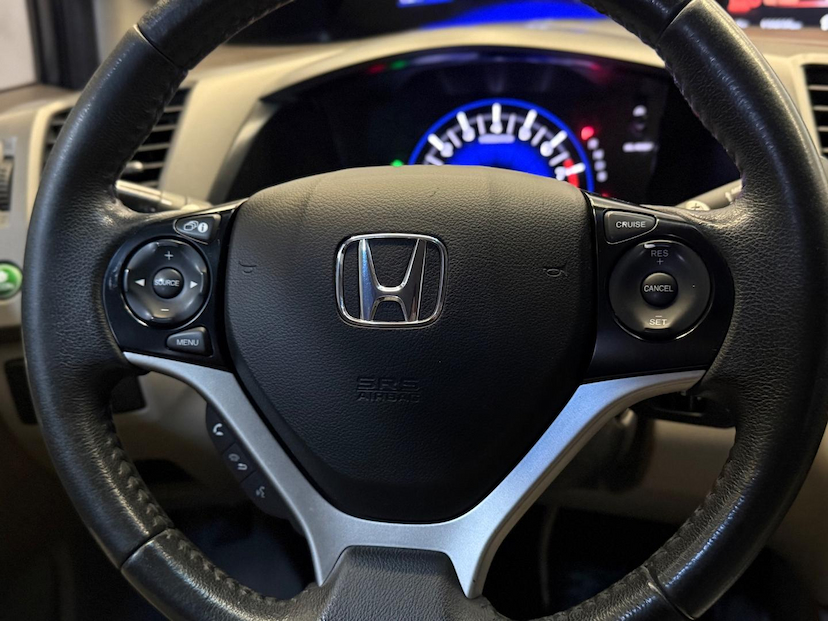 Foto do veículo HONDA CIVIC  LXR 2014 116.418 KM 77.900,00