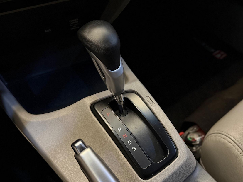 Foto do veículo HONDA CIVIC  LXR 2014 116.418 KM 77.900,00