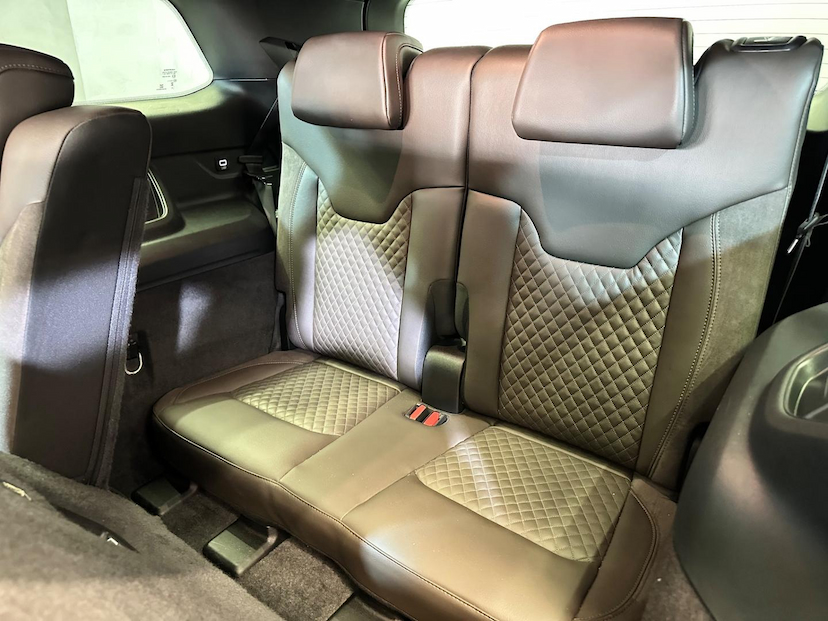 Foto do veículo JEEP COMMANDER  OVERLAND TD380 4X4 TURBO DIESEL 2022 23.580 KM 194.900,00