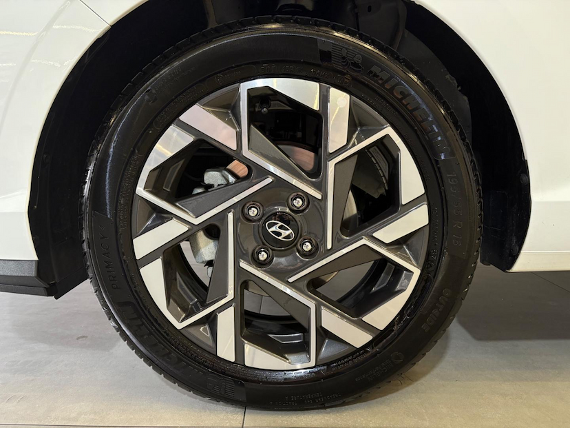 Foto do veículo HYUNDAI HB20  1.0 TGDI AT PLATINUM 2025 2.718 KM 104.900,00