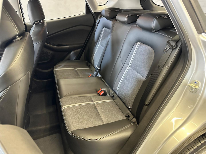 Foto do veículo CHEVROLET TRACKER  12T A LTZ 2021 29.801 KM 103.900,00