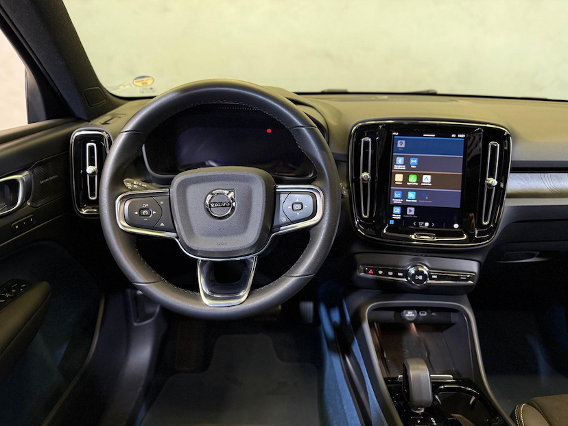 Foto do veículo VOLVO XC40 XC 40 RECHARGE PLUS (ELÉTRICO) 2023 17.702 KM 204.900,00