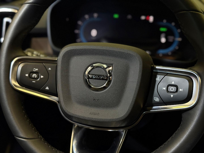 Foto do veículo VOLVO XC40 XC 40 RECHARGE PLUS (ELÉTRICO) 2023 17.702 KM 204.900,00