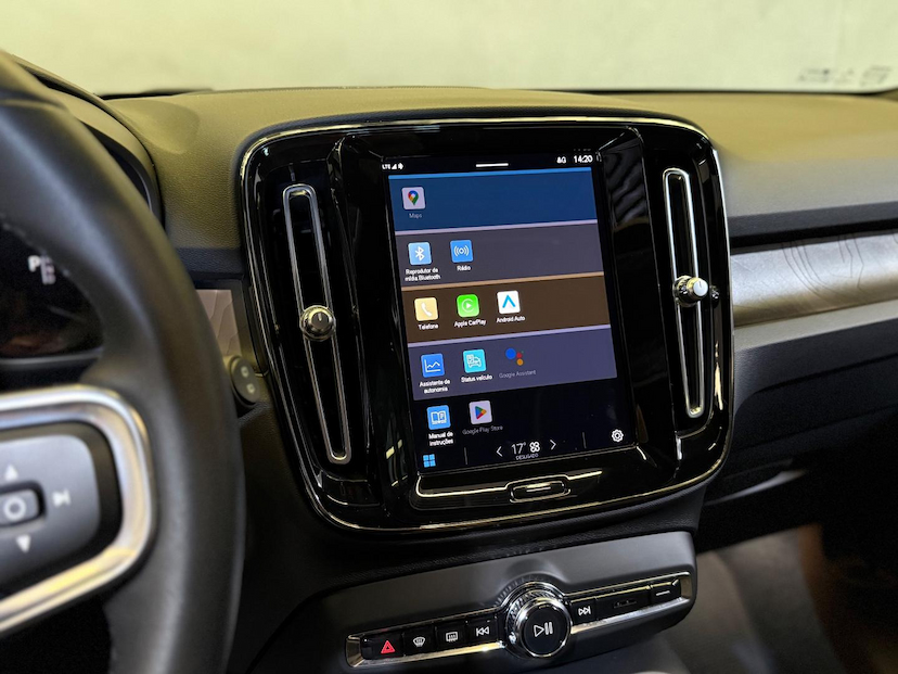Foto do veículo VOLVO XC40 XC 40 RECHARGE PLUS (ELÉTRICO) 2023 17.702 KM 204.900,00