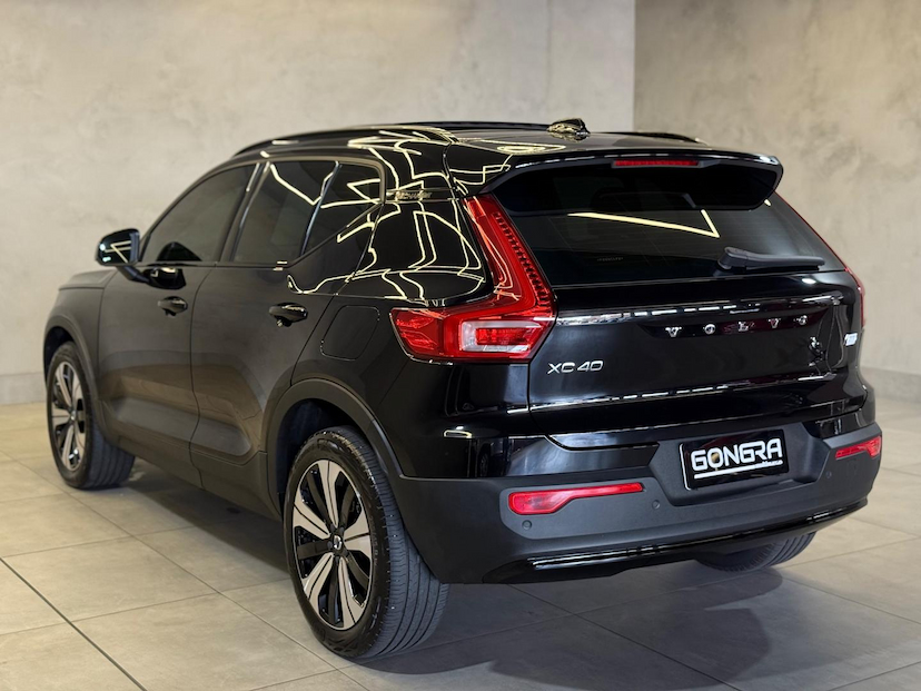 Foto do veículo VOLVO XC40 XC 40 RECHARGE PLUS (ELÉTRICO) 2023 17.702 KM 204.900,00