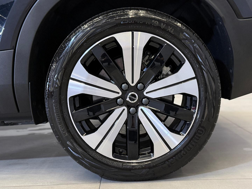 Foto do veículo VOLVO XC40 XC 40 RECHARGE PLUS (ELÉTRICO) 2023 17.702 KM 204.900,00