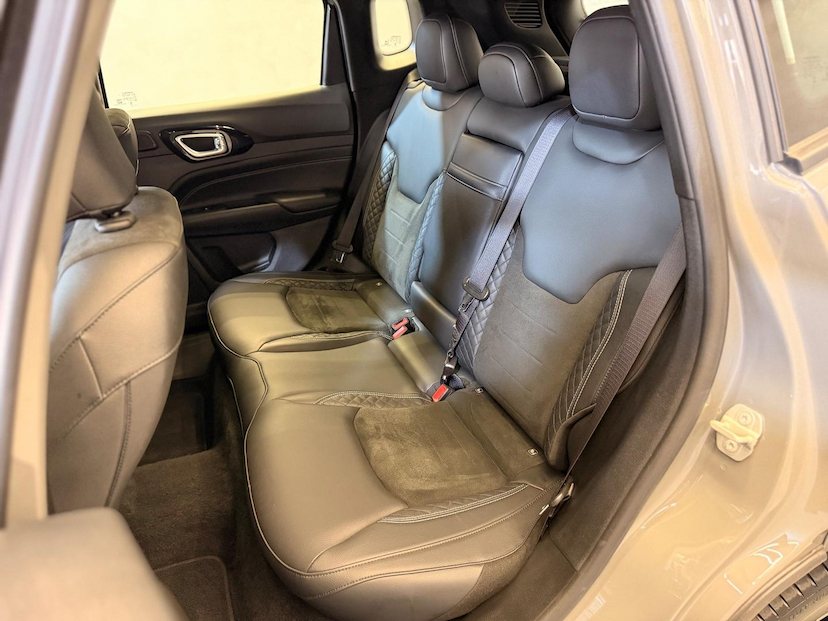 Foto do veículo JEEP COMPASS  BLACK HURRICANE 2.0 4X4 TB AUT 2025 15.882 KM 199.900,00