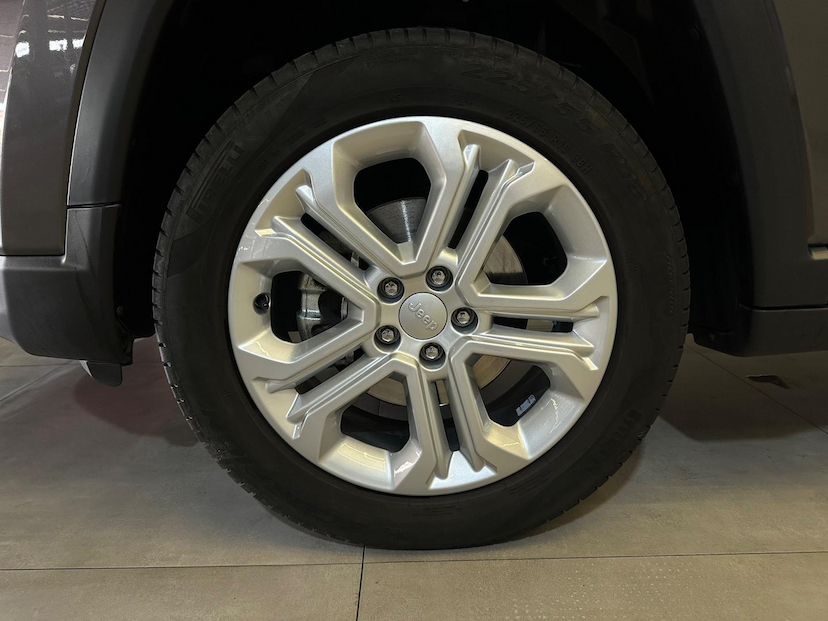 Foto do veículo JEEP COMPASS  LONGITUDE TF 2022 30.700 KM 125.900,00