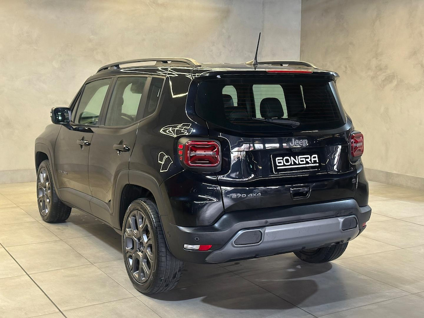 Foto do veículo JEEP RENEGADE  S T2704X4 2023 29.110 KM 122.900,00