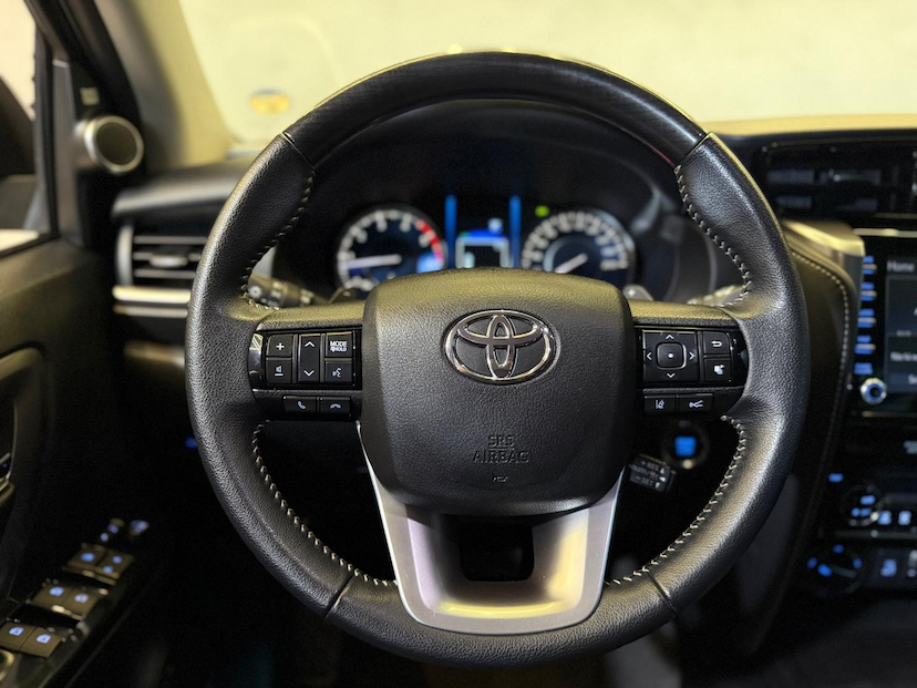 Foto do veículo TOYOTA HILUX  SW4 2.8 SRX 4X4 16V TURBO INTERCOOLER DIESEL 4P 2022 46.487 KM 309.900,00