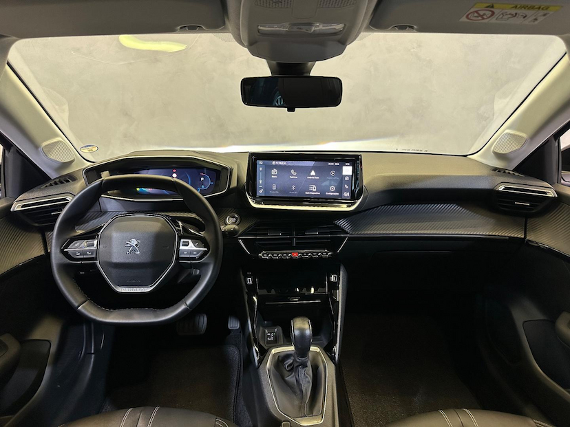 Foto do veículo PEUGEOT 208  GRIFF T200 2024 6.433 KM 102.900,00
