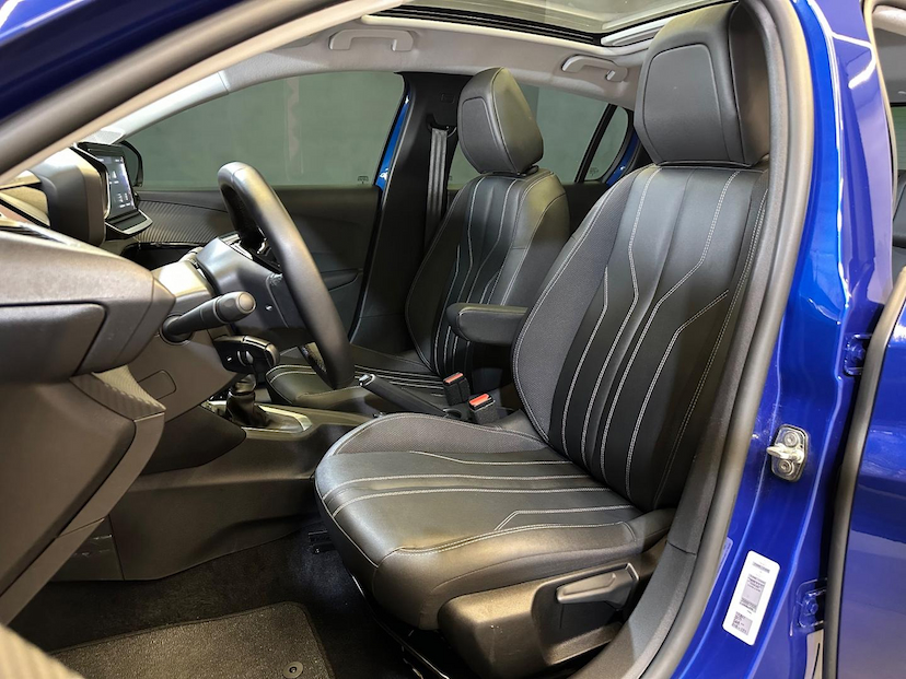 Foto do veículo PEUGEOT 208  GRIFF T200 2024 6.433 KM 102.900,00