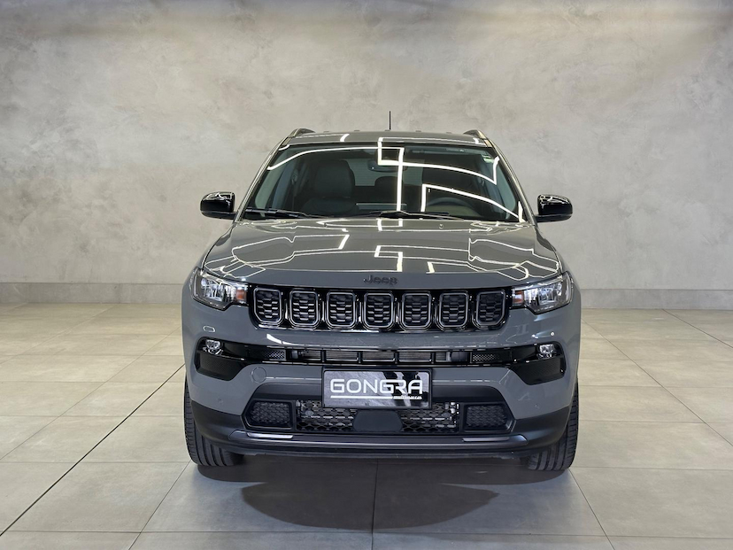 Foto do veículo JEEP COMPASS  LONG. NIG. EAGLE 1.3 4X2 FLEX AUT. 2025 11.200 KM 169.900,00
