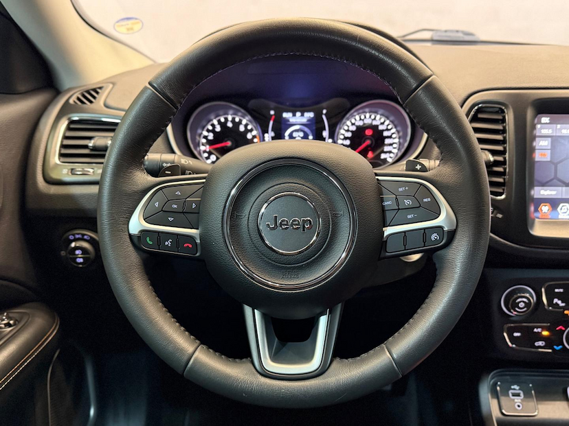 Foto do veículo JEEP COMPASS  LONGITUDE F 2018 31.413 KM 95.900,00