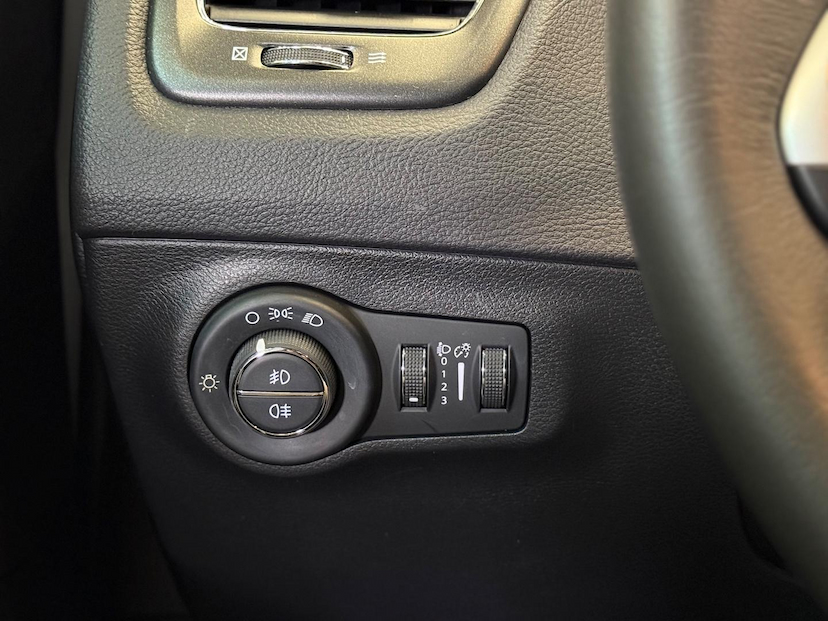 Foto do veículo JEEP COMPASS  LONGITUDE F 2018 31.413 KM 95.900,00