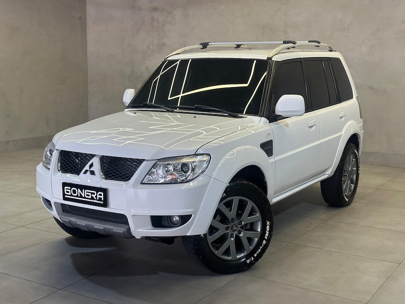 Foto do veículo MITSUBISHI PAJERO TR4  FL 2WD HP 2015 97.000 KM 64.900,00
