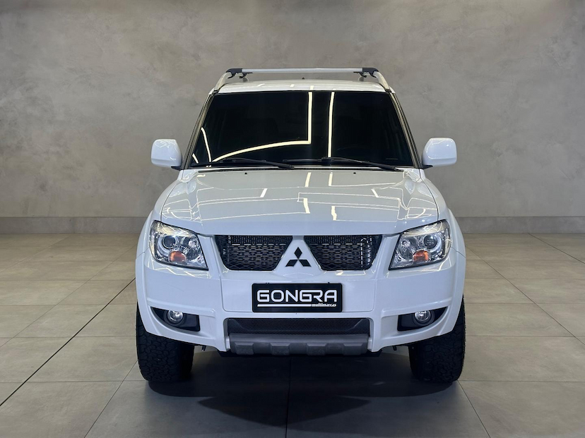 Foto do veículo MITSUBISHI PAJERO TR4  FL 2WD HP 2015 97.000 KM 64.900,00