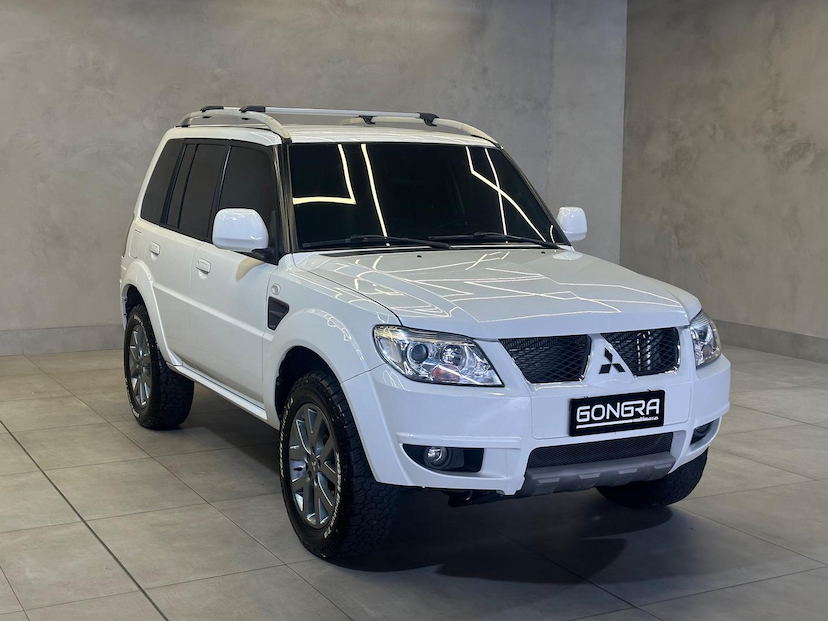 Foto do veículo MITSUBISHI PAJERO TR4  FL 2WD HP 2015 97.000 KM 64.900,00