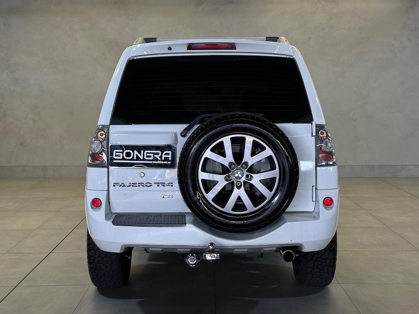 Foto do veículo MITSUBISHI PAJERO TR4  FL 2WD HP 2015 97.000 KM 64.900,00