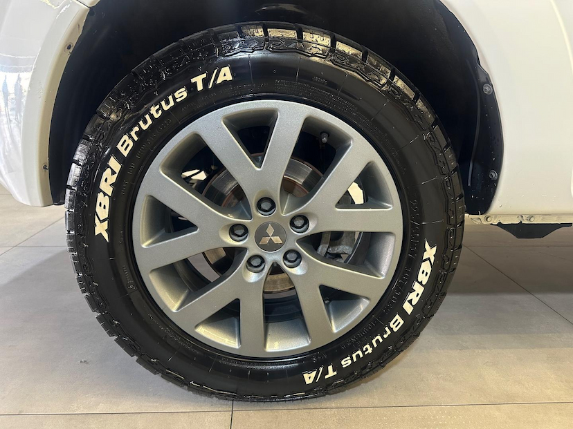 Foto do veículo MITSUBISHI PAJERO TR4  FL 2WD HP 2015 97.000 KM 64.900,00