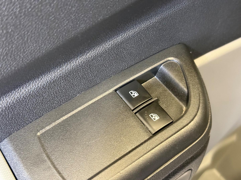 Foto do veículo CHEVROLET PRISMA  10MT JOYE 2017 84.176 KM 48.900,00