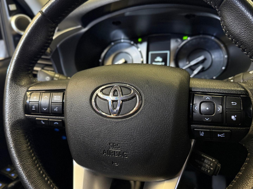 Foto do veículo TOYOTA HILUX  CDSRXA4FD 2022 58.900 KM 253.900,00