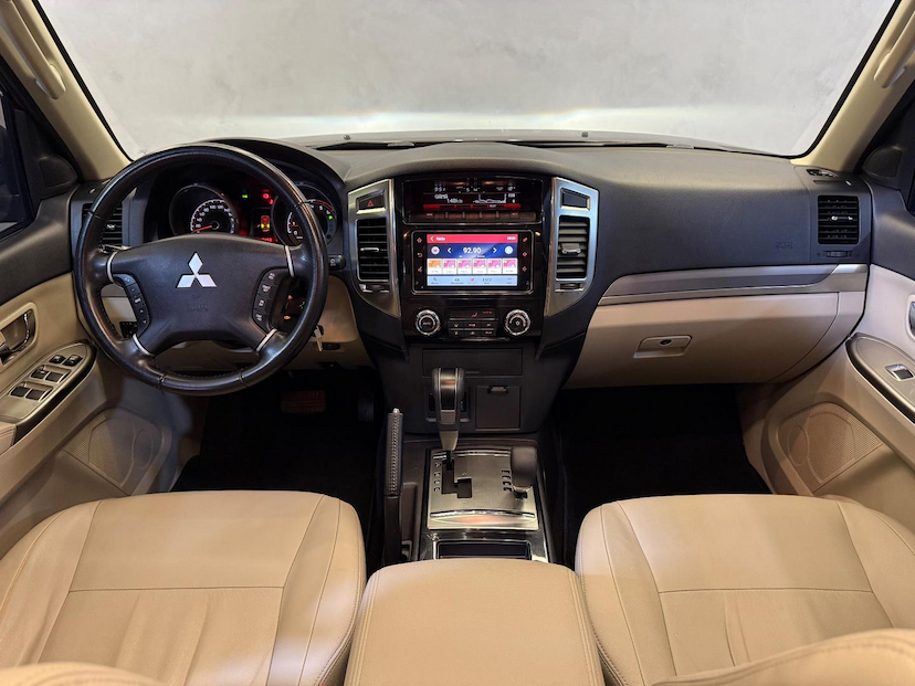 Foto do veículo MITSUBISHI PAJERO FULL  3.2 HPE 4X4 16V TURBO INTERCOOLER 2019 186.092 KM 199.900,00