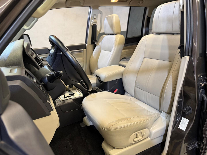 Foto do veículo MITSUBISHI PAJERO FULL  3.2 HPE 4X4 16V TURBO INTERCOOLER 2019 186.092 KM 199.900,00