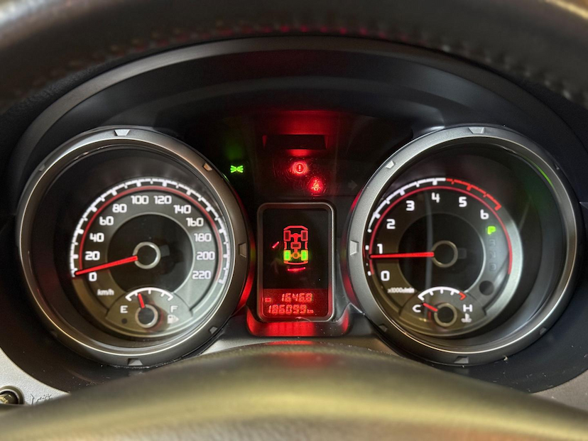 Foto do veículo MITSUBISHI PAJERO FULL  3.2 HPE 4X4 16V TURBO INTERCOOLER 2019 186.092 KM 199.900,00
