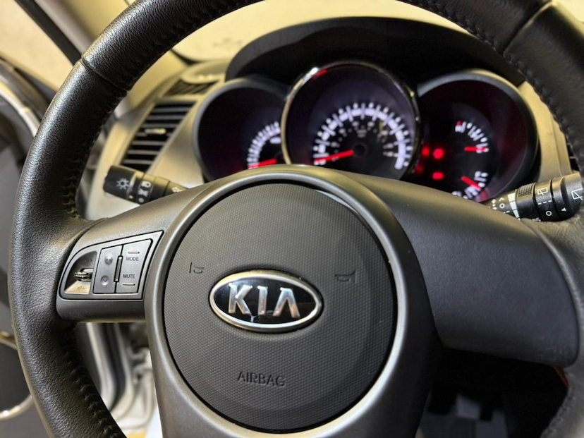 Foto do veículo KIA SOUL  EX 1.6 FF MT 2011 31.329 KM 48.900,00