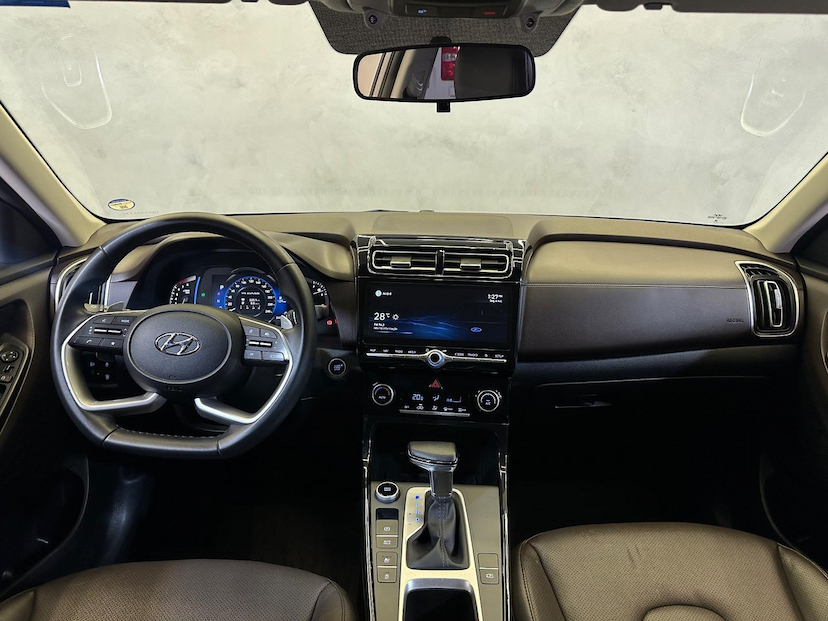 Foto do veículo HYUNDAI CRETA  1TA PLTINUM 2022 24.500 KM 125.900,00