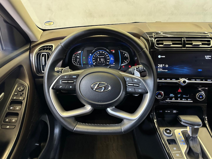 Foto do veículo HYUNDAI CRETA  1TA PLTINUM 2022 24.500 KM 125.900,00