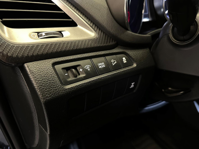 Foto do veículo HYUNDAI SANTA FÉ SANTA FE/GLS 3.3 V6 4X4 TIPTRONIC 2018 91.951 KM 119.900,00