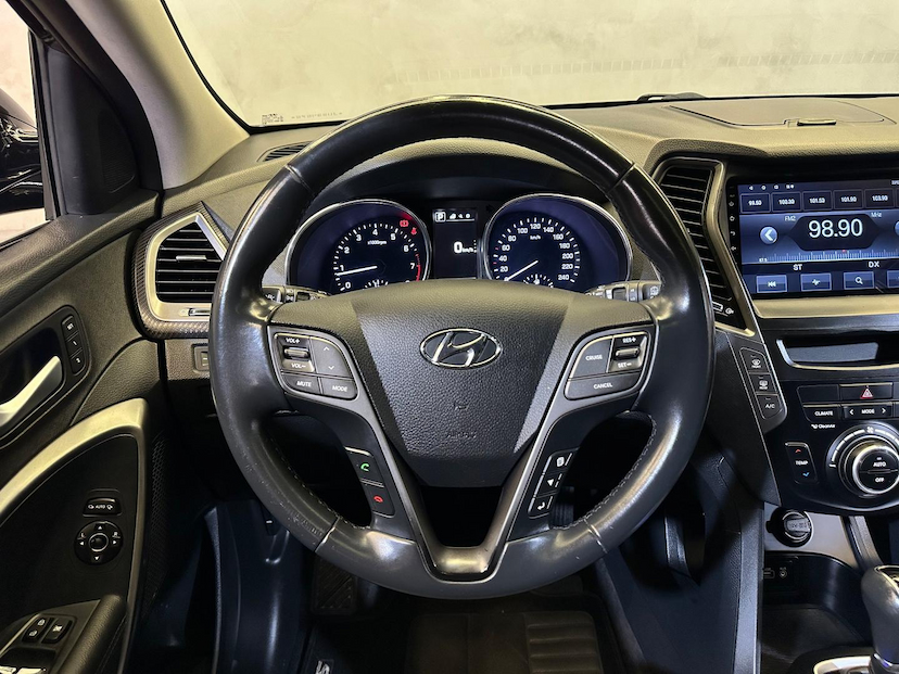 Foto do veículo HYUNDAI SANTA FÉ SANTA FE/GLS 3.3 V6 4X4 TIPTRONIC 2018 91.951 KM 119.900,00
