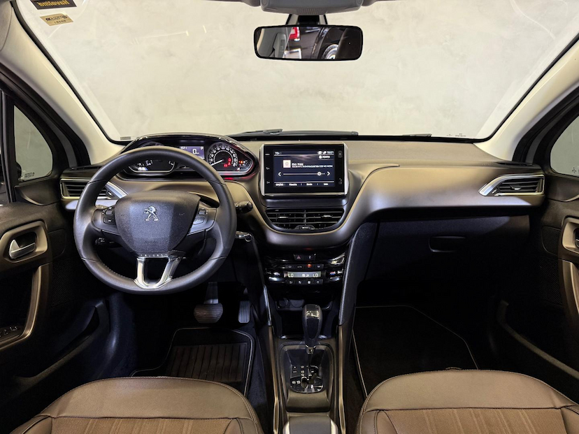 Foto do veículo PEUGEOT 2008  CROSS EAT6 2019 30.129 KM 75.900,00