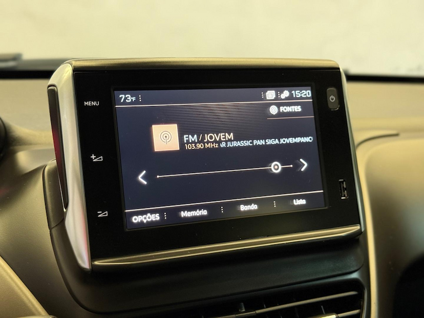 Foto do veículo PEUGEOT 2008  CROSS EAT6 2019 30.129 KM 75.900,00