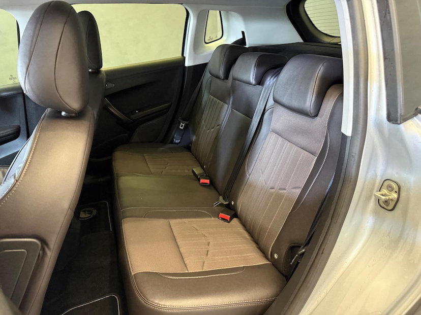 Foto do veículo PEUGEOT 2008  CROSS EAT6 2019 30.129 KM 75.900,00
