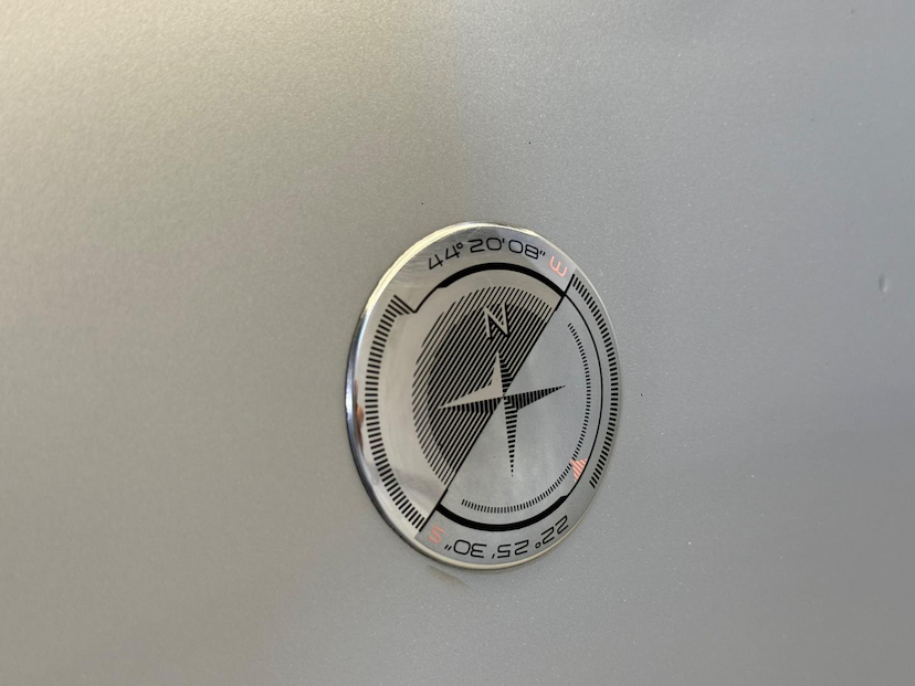 Foto do veículo PEUGEOT 2008  CROSS EAT6 2019 30.129 KM 75.900,00