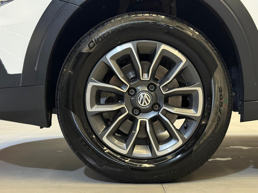 Foto do veículo VOLKSWAGEN SAVEIRO  CD CROSS MPI 2023 49.846 KM 99.900,00