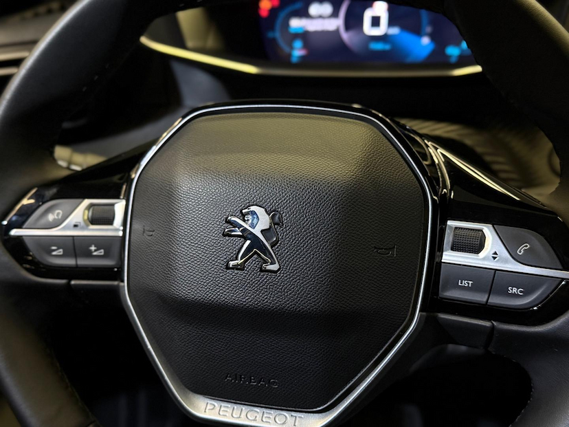 Foto do veículo PEUGEOT 208  GRIFF T200 2024 7.580 KM 101.900,00