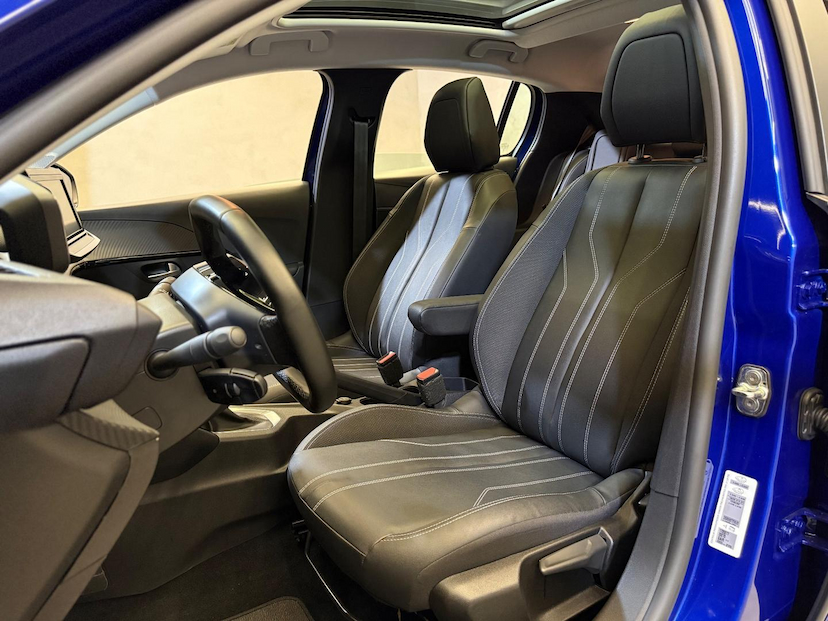 Foto do veículo PEUGEOT 208  GRIFF T200 2024 7.580 KM 101.900,00