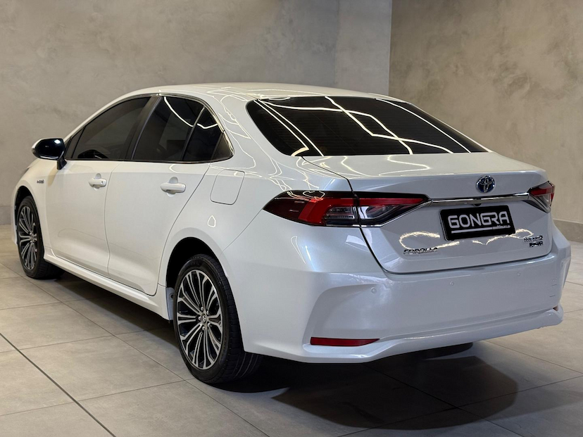 Foto do veículo TOYOTA COROLLA  ALTIS PREMIUM HYBRID 1.8 FLEX AUT. 2021 100 KM 136.900,00
