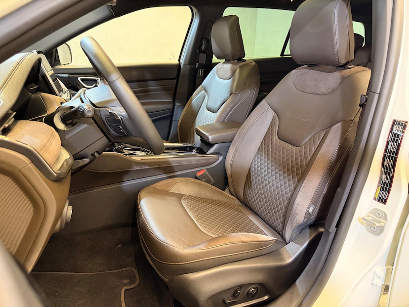 Foto do veículo JEEP COMMANDER  OVERLAND T270 1.3 TB FLEX AUT 2025 35.422 KM 199.900,00