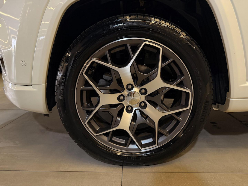 Foto do veículo JEEP COMMANDER  OVERLAND T270 1.3 TB FLEX AUT 2025 35.422 KM 199.900,00